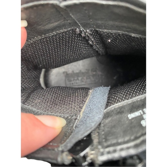 Timberland Black Ankle Boots with Chunky Heel and Minimalist Design size 8.5 - Picture 6 of 6